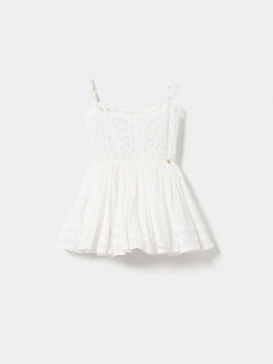 Top con tirantes bordados