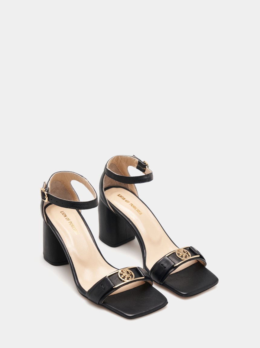 Sand�lias em pele