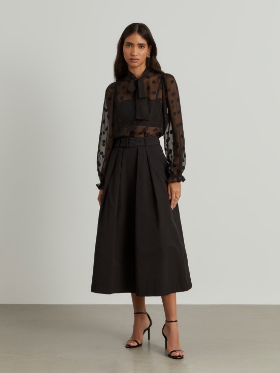 Pleated skirt with belt