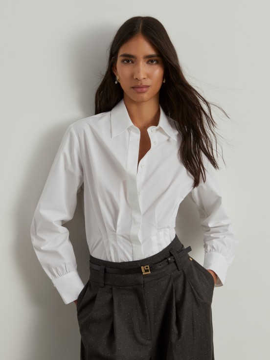 Shirt with pleats at the waist