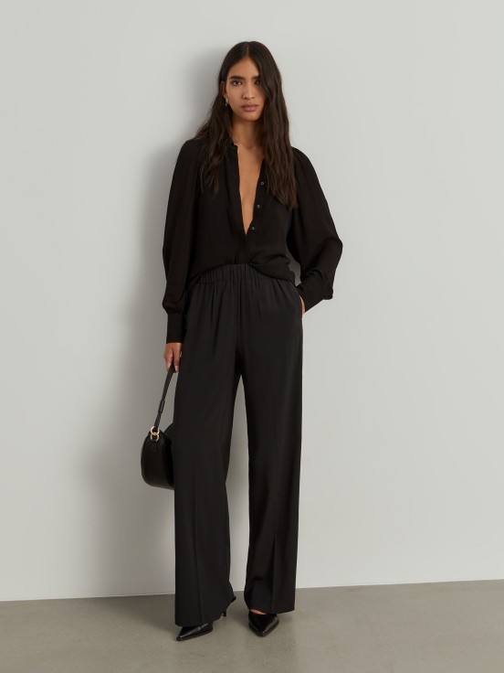 Wide pants with elastic waist