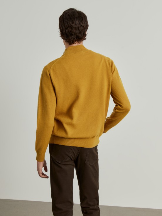 Sweater with zipper