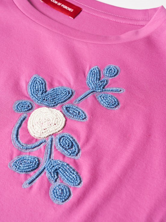 T-shirt cropped com lantejoulas
