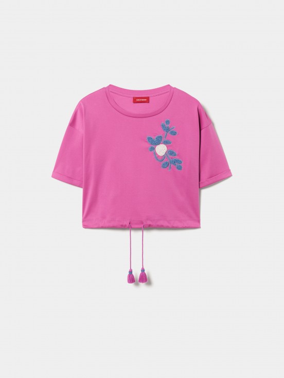 T-shirt cropped com lantejoulas