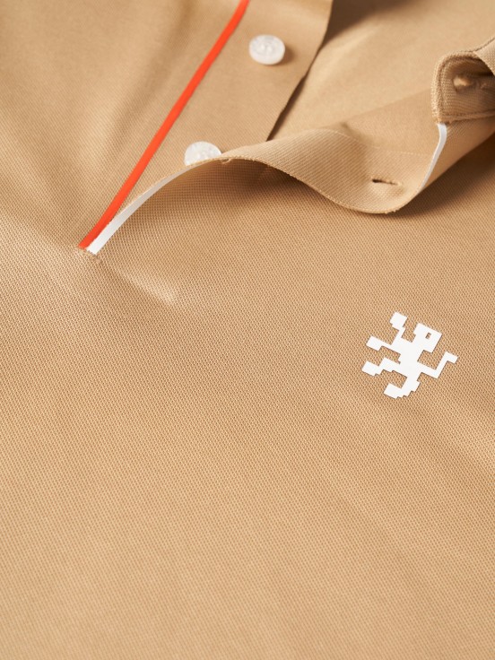 Polo ajustado
