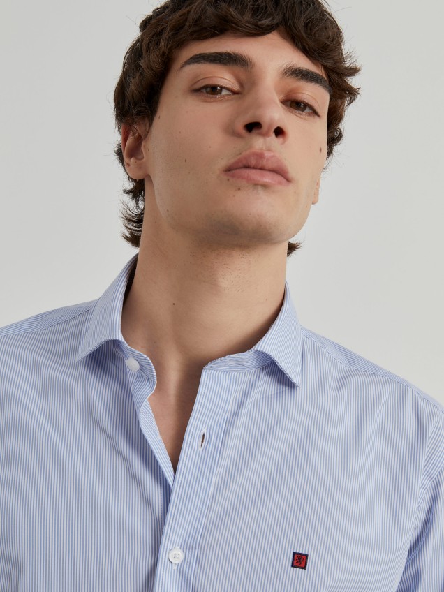 Camisa regular fit �s riscas