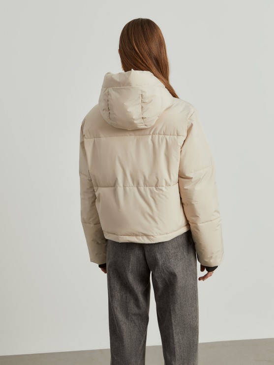 Short padded jacket