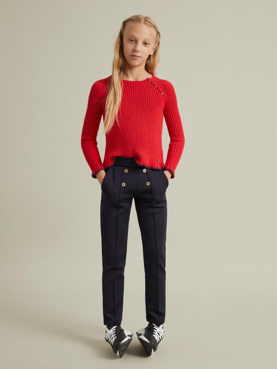 Knitted trousers with buttons