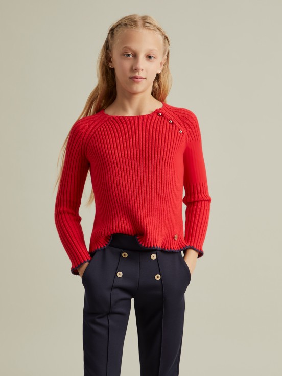 Knitted trousers with buttons