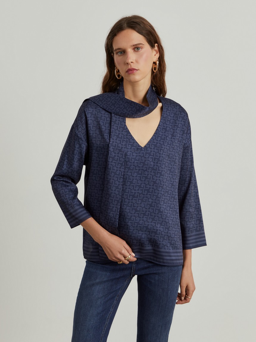 Blusa estampada con lazo
