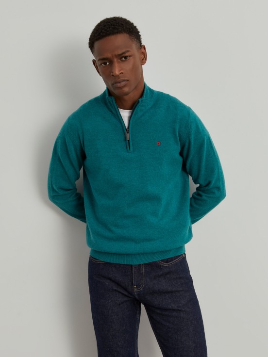 Sweater with zipper