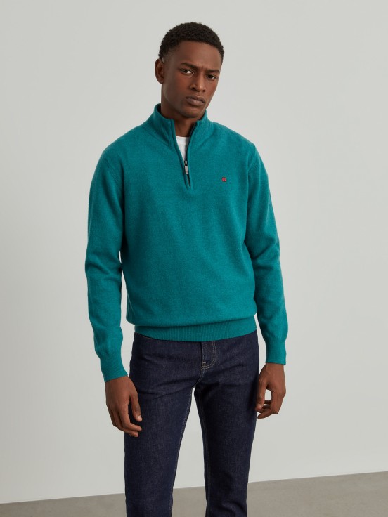 Sweater with zipper