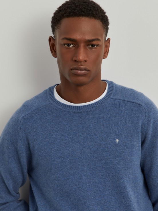 Round neck wool pullover