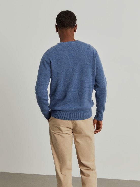 Round neck wool pullover