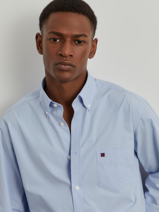 Man's regular fit cotton shirt in plain colour