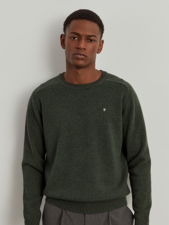 Round neck wool pullover