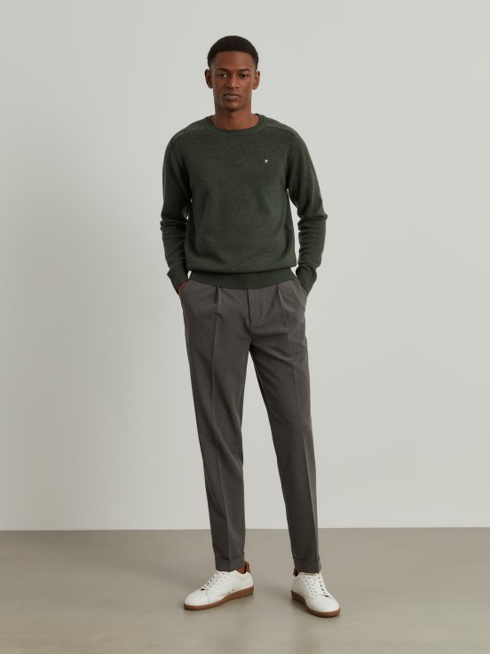 Regular fit pants with pleats