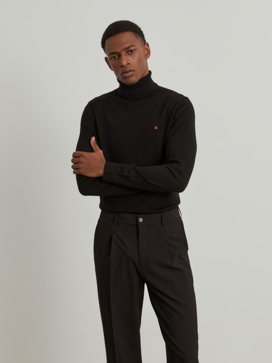 Regular fit pants with pleats