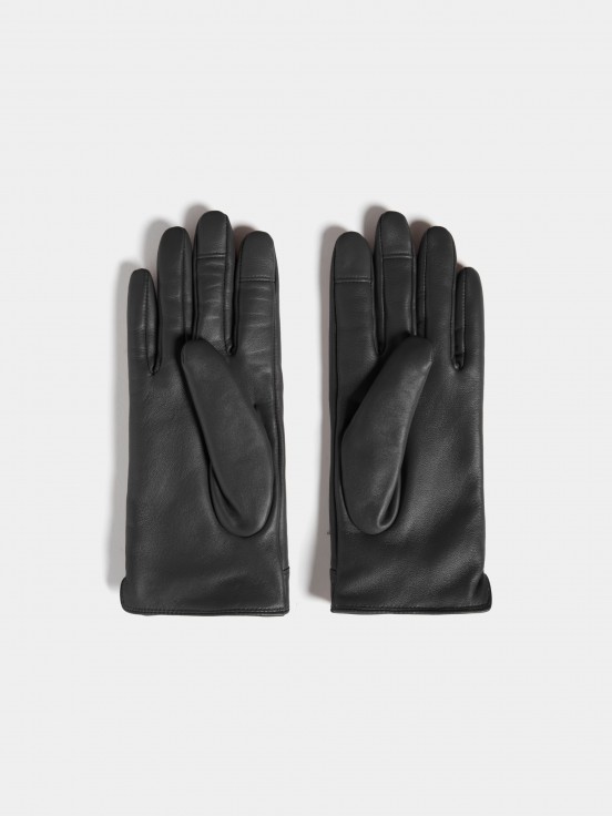 Leather gloves