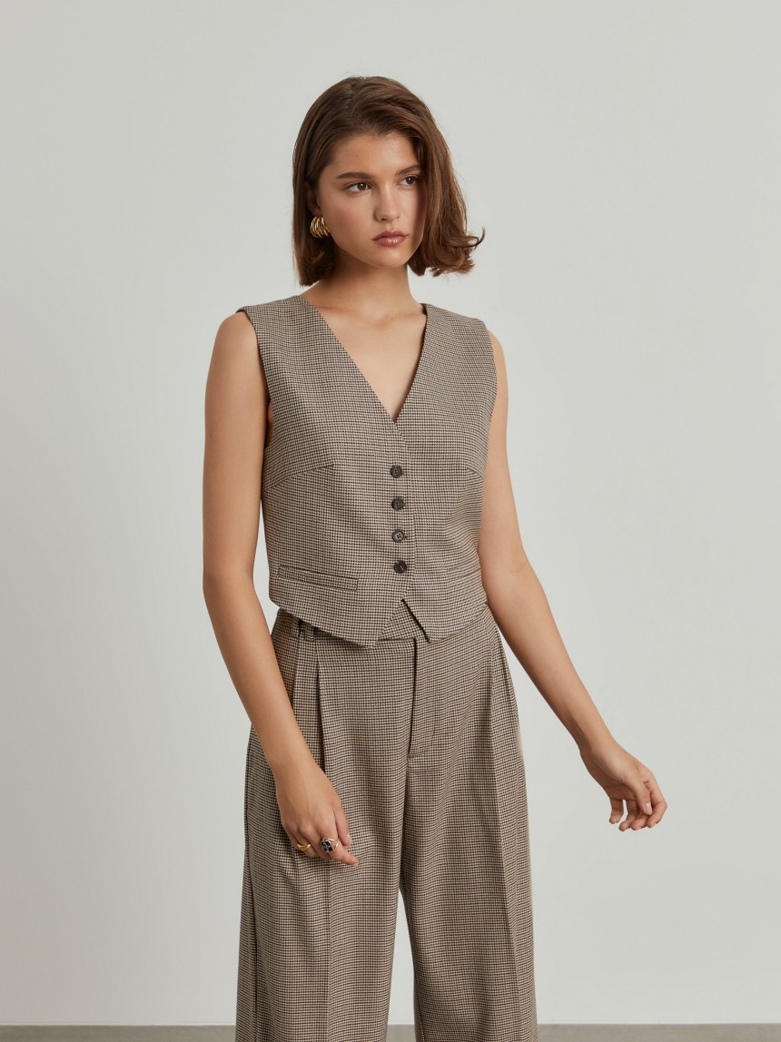 Short houndstooth vest