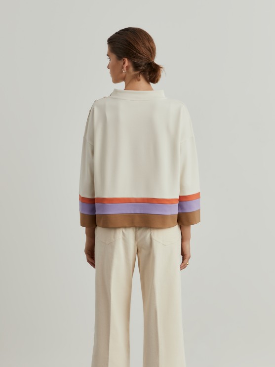 Half collar sweater