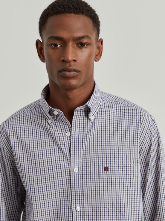 Man's regular fit cotton shirt in plain colour