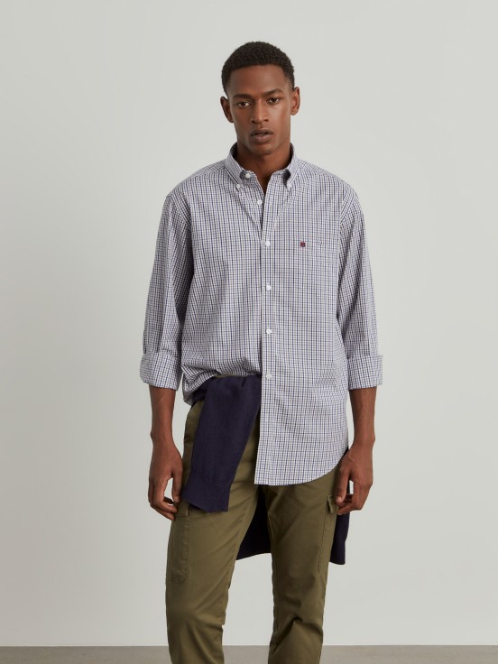 Man's regular fit cotton shirt in plain colour