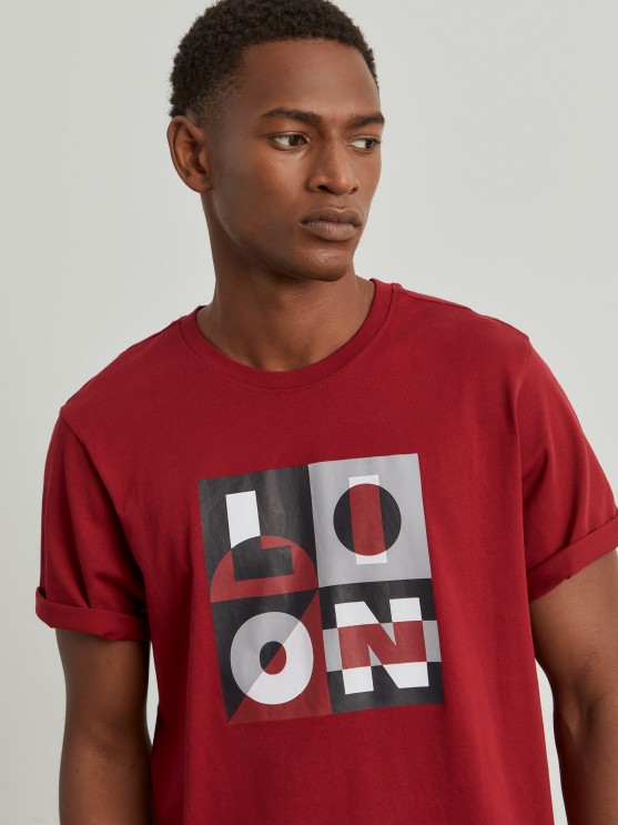 T-shirt com estampado