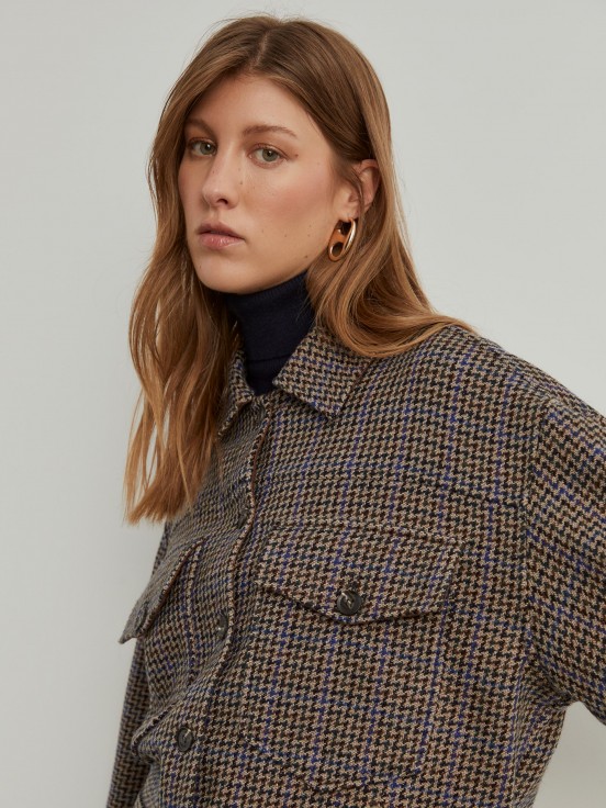 Short houndstooth coat