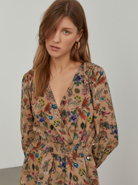 Floral print dress and double-breasted neckline