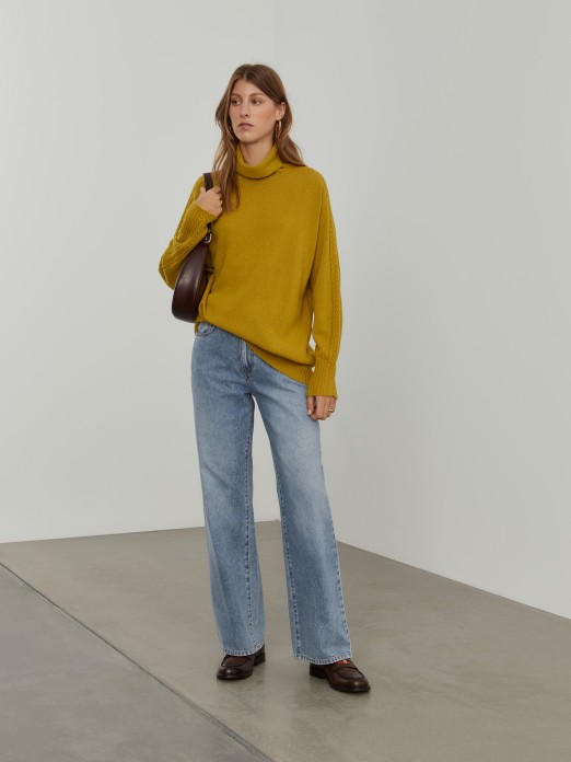 Woman's relaxed fit turtleneck sweater