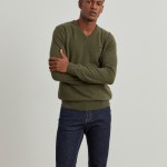 V-neck pullover