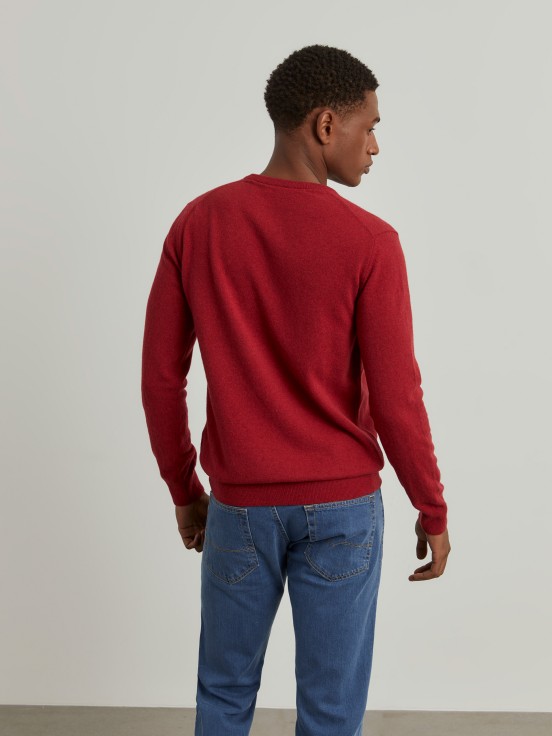 V-neck pullover