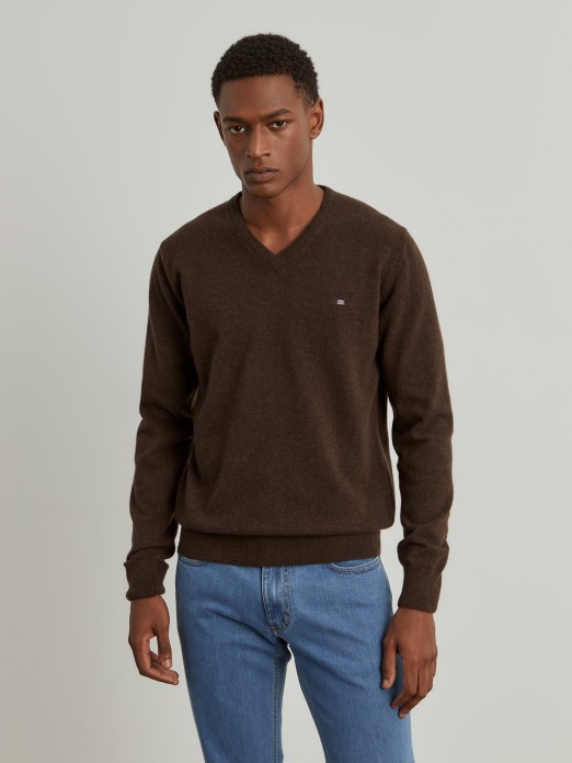 V-neck pullover