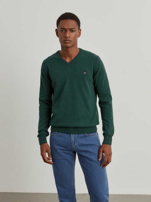 V-neck pullover