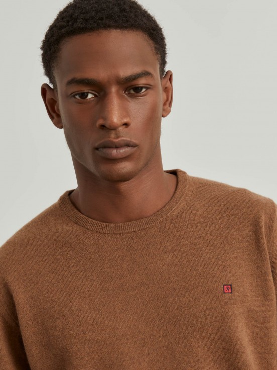 Wool pullover