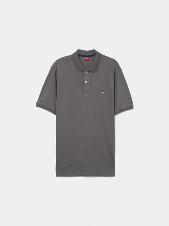 Polo de corte regular