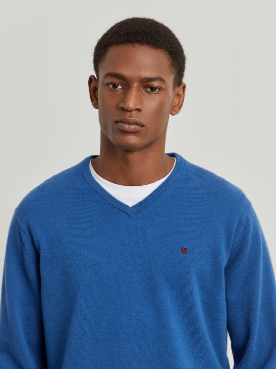 Wool pullover