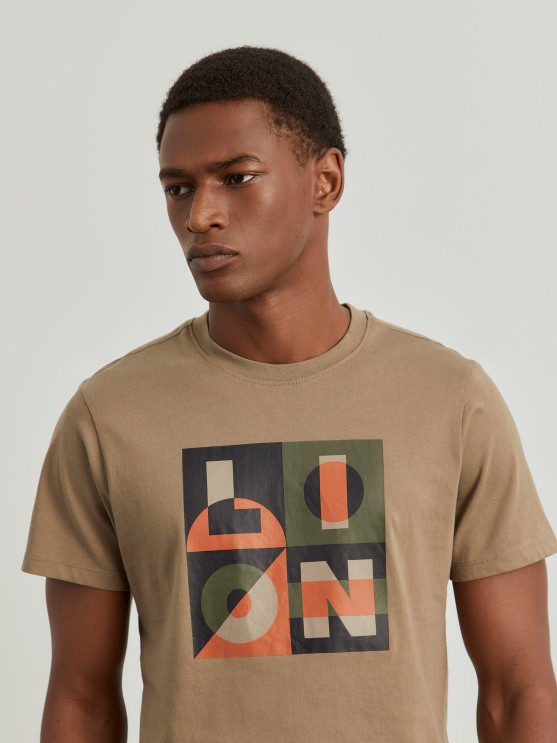 T-shirt com estampado