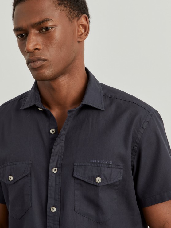 Camisa slim fit de manga curta
