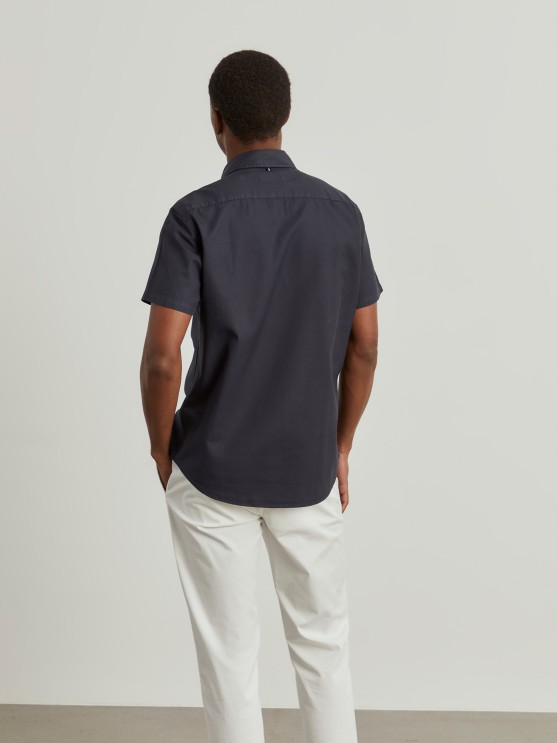 Camisa slim fit de manga curta
