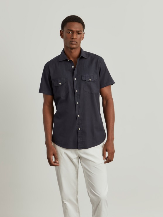 Camisa slim fit de manga curta