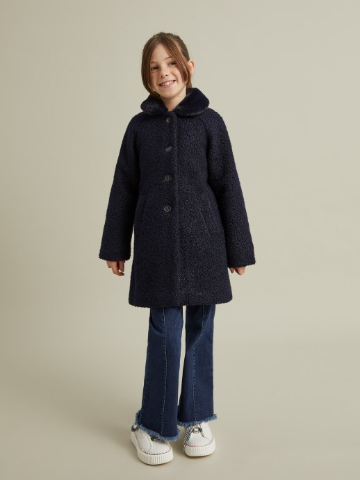 Coat with fur collar