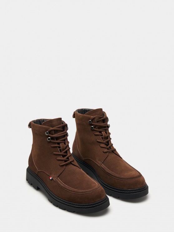 Botas em camura