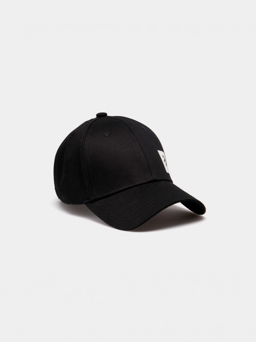 Gorra con visera curva