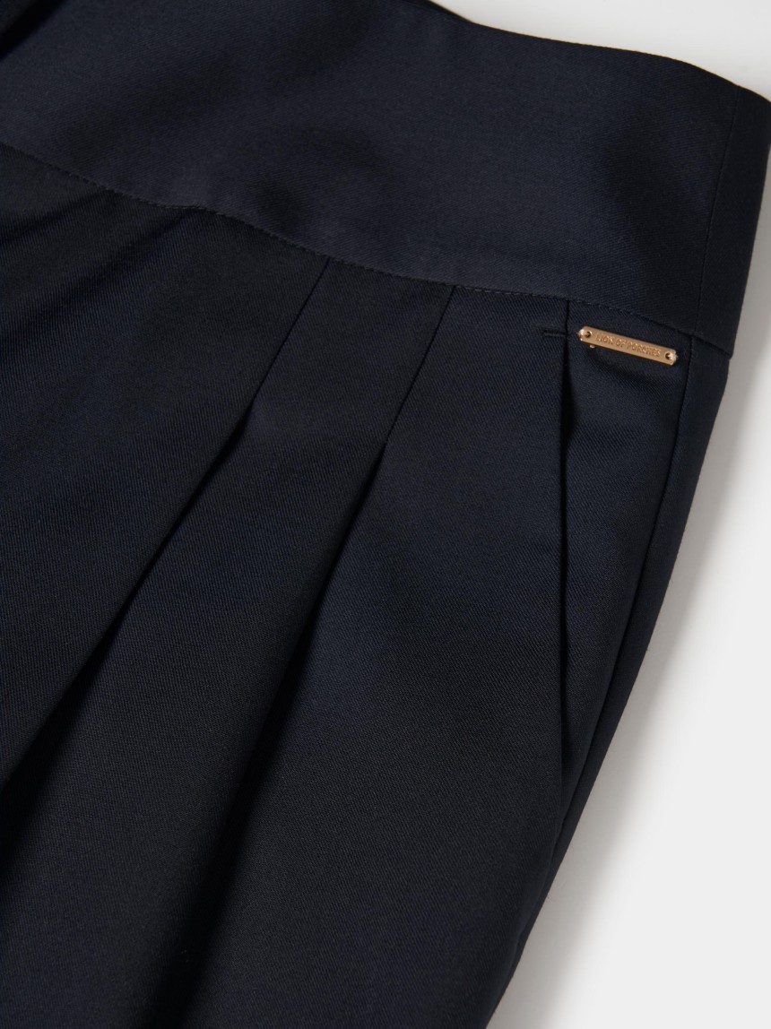 Wide leg pants