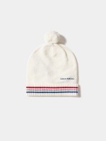 Hat with pompom