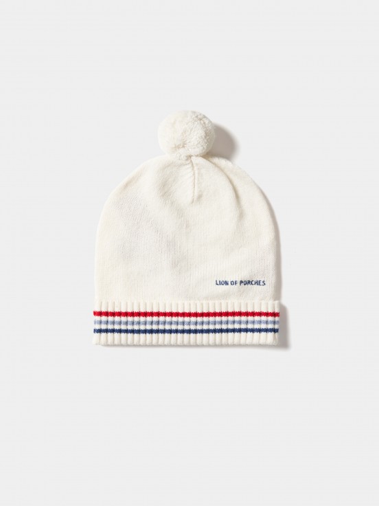 Hat with pompom