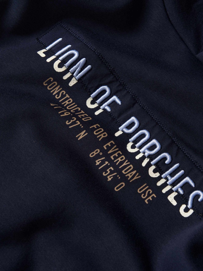 Sweatshirt com capuz