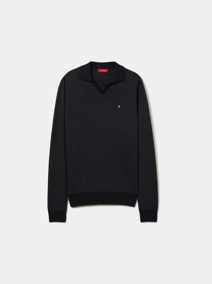 Two-colour knitted polo shirt